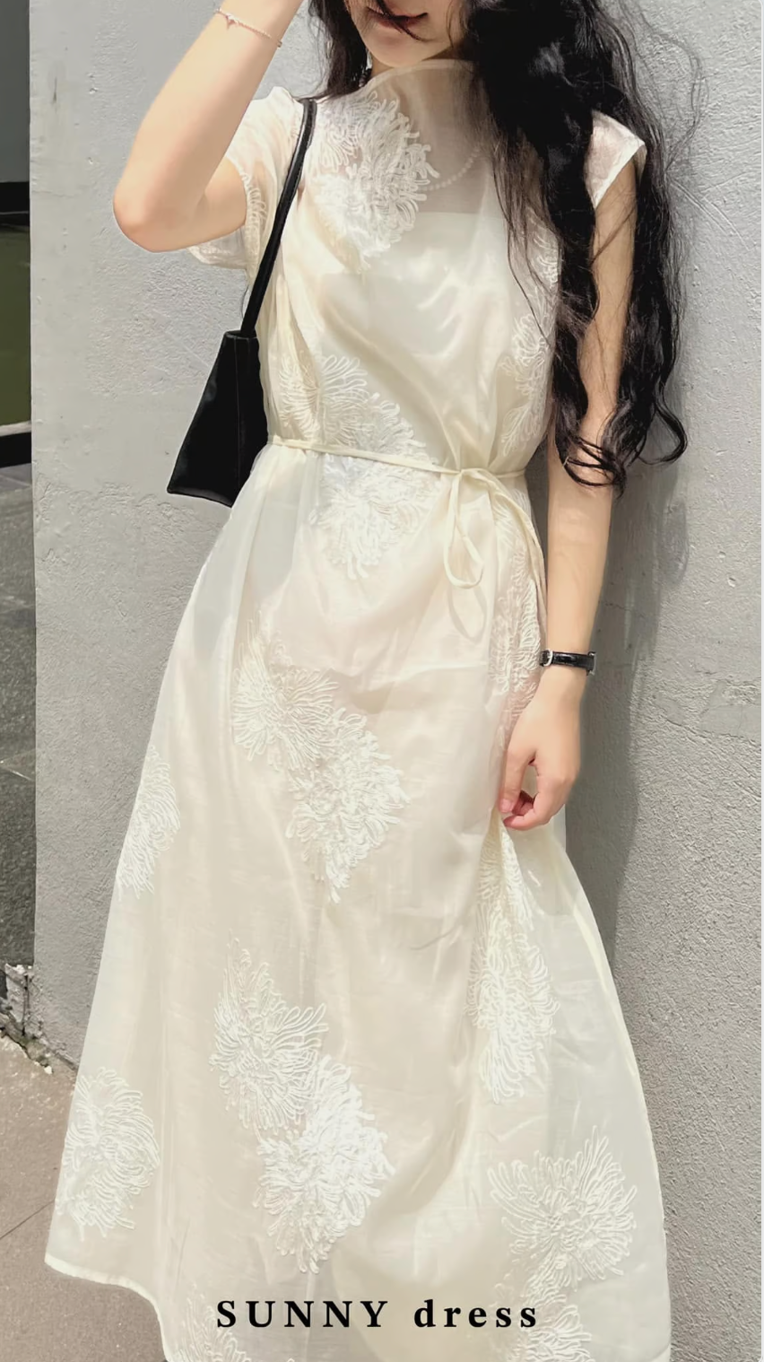 Váy tơ hoa tiết SUNNY