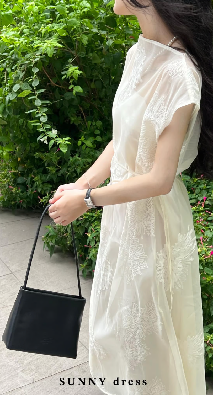 Váy tơ hoa tiết SUNNY